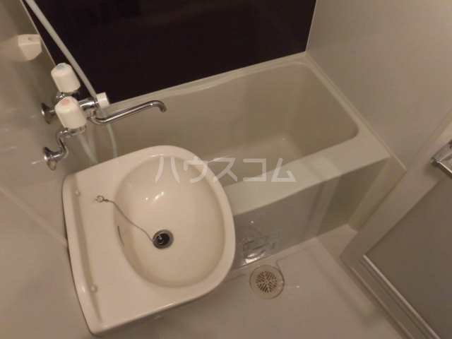 16/27 浴室