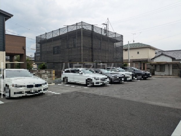 23/30 駐車場