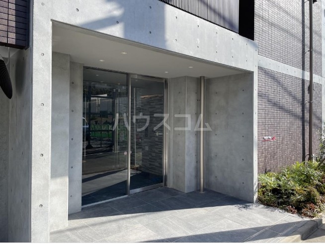 16/21 エントランス