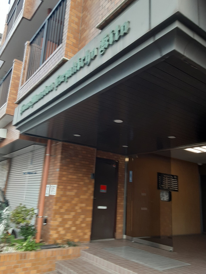 25/30 エントランス