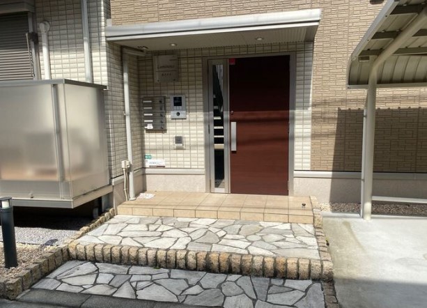 20/28 エントランス