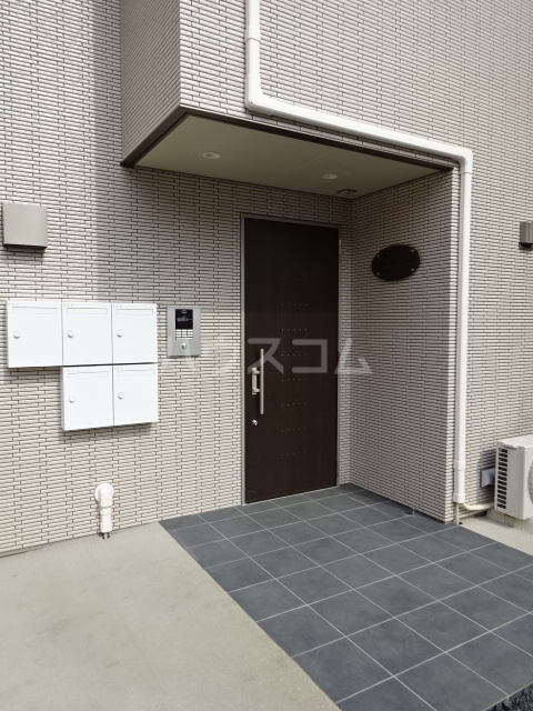 14/16 エントランス