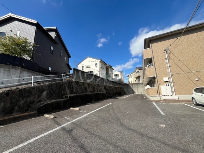 14/23 駐車場