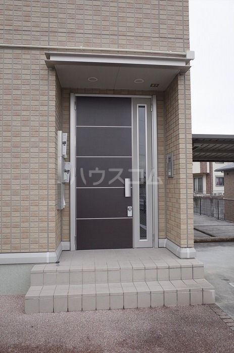 16/26 エントランス