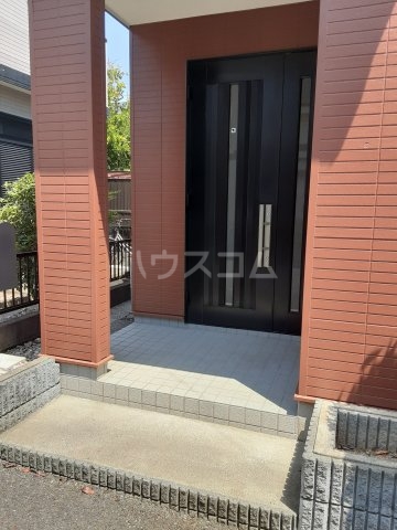 25/27 エントランス