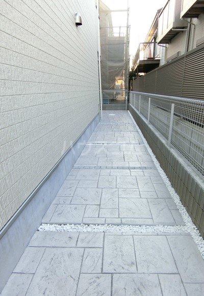 17/19 エントランス