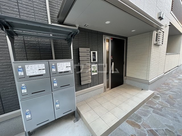 21/27 エントランス