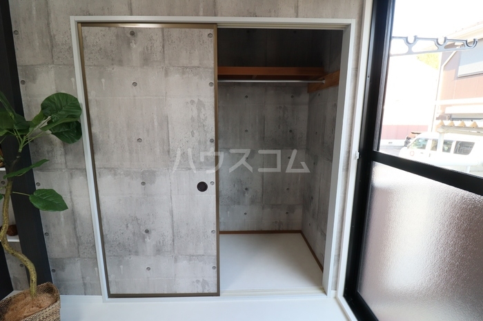 16/20 エントランス