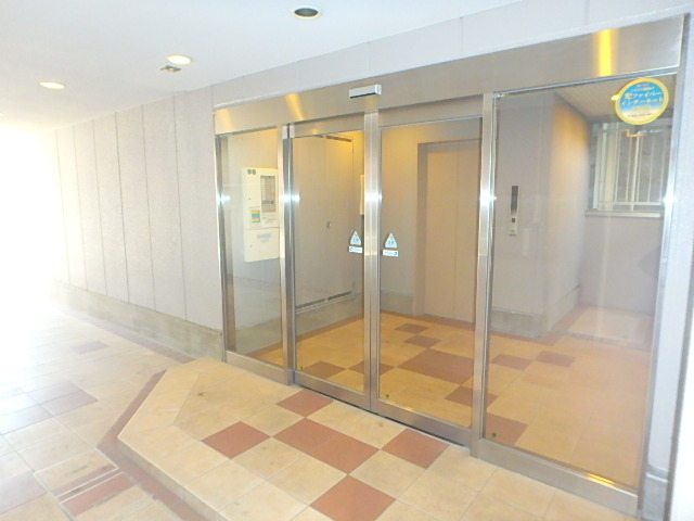 20/27 エントランス