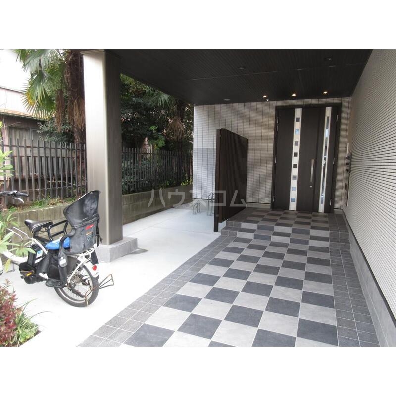 2/3 エントランス