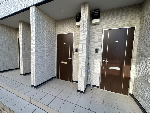 24/30 エントランス