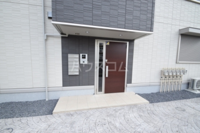 18/22 エントランス