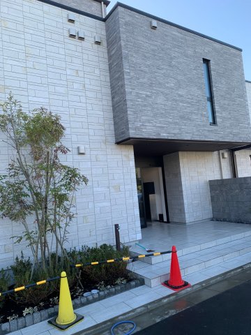 19/24 エントランス