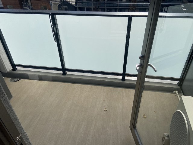 16/23 エントランス