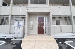 17/26 エントランス