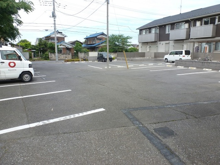 17/25 駐車場