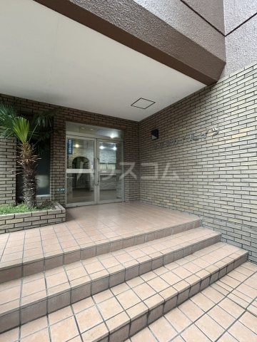 22/30 エントランス