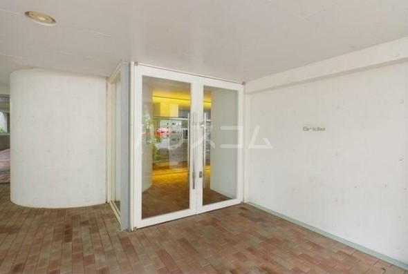 15/21 エントランス