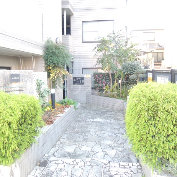 14/23 エントランス