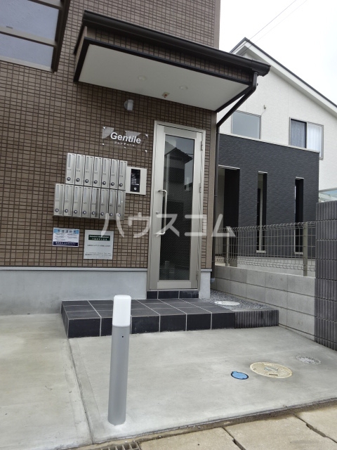 21/22 エントランス