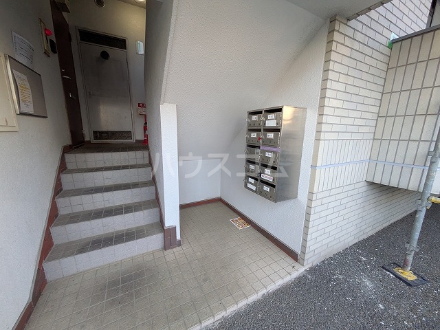 2/3 エントランス