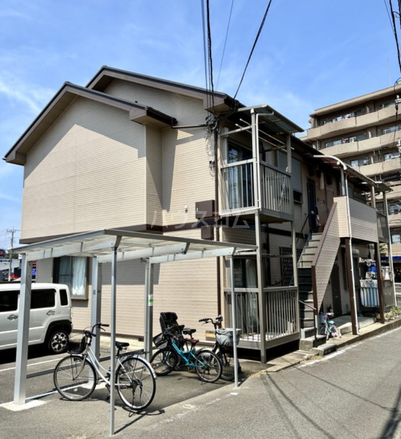 23/30 エントランス