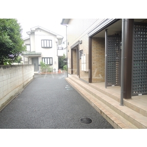 16/26 エントランス