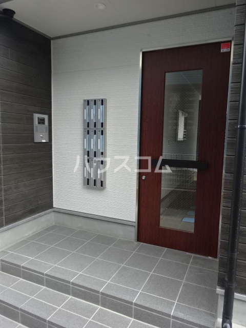 4/5 エントランス