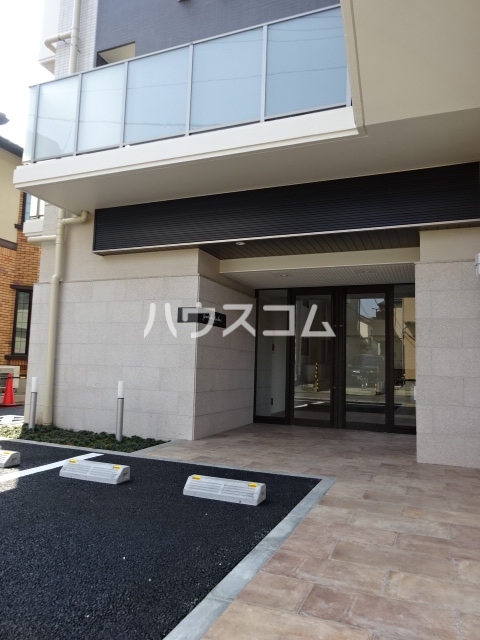 20/30 エントランス