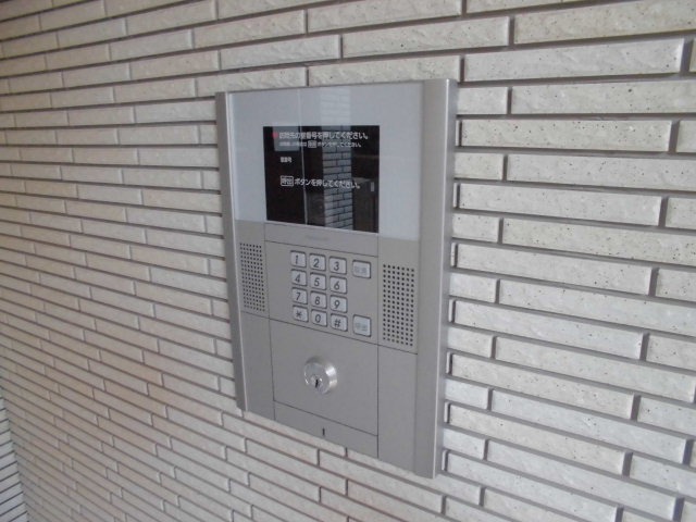 13/19 エントランス