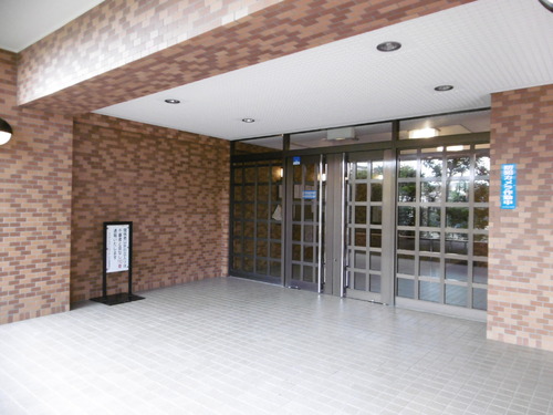 17/18 エントランス