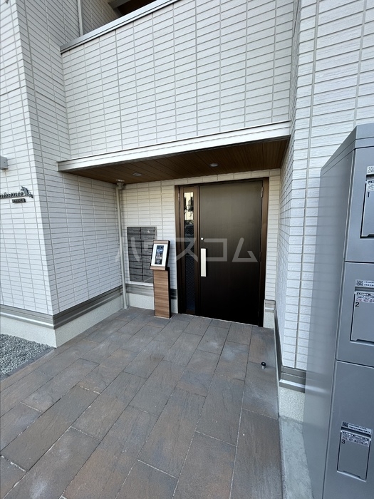 20/29 エントランス