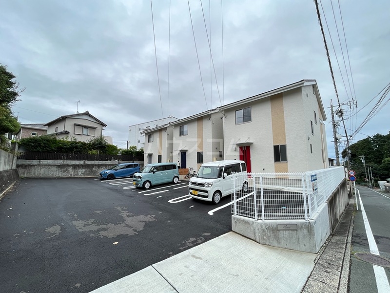 2/3 駐車場