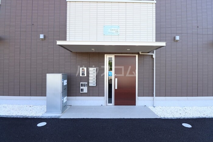 17/25 エントランス