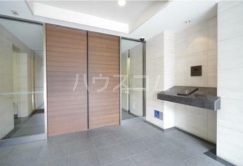 17/17 エントランス