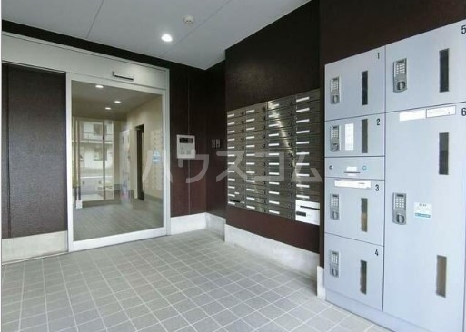 15/19 エントランス