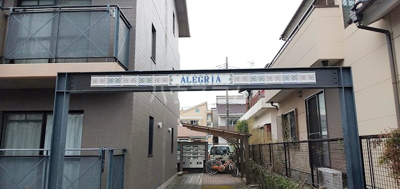 22/30 エントランス