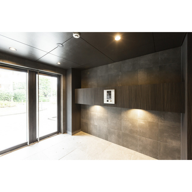 21/29 エントランス