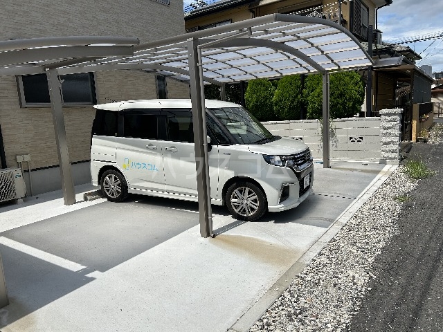 21/28 駐車場