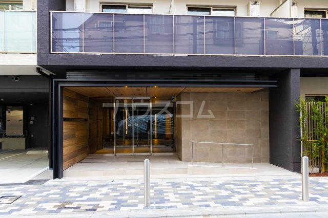 19/26 エントランス