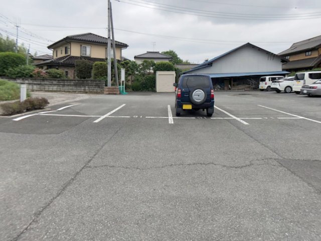 16/16 駐車場
