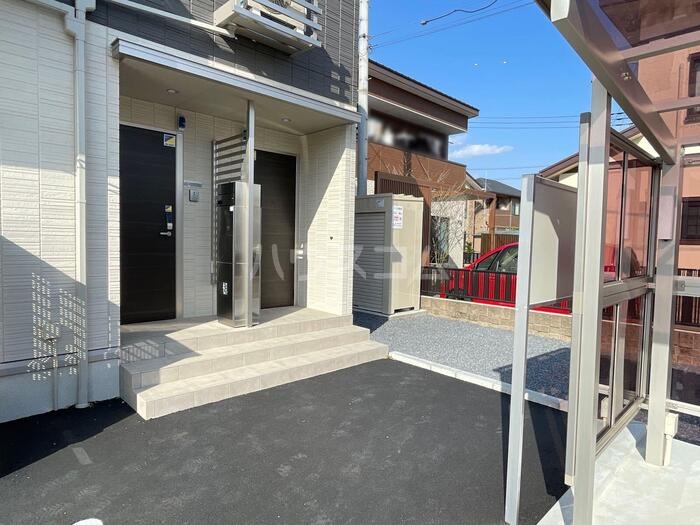 18/24 エントランス