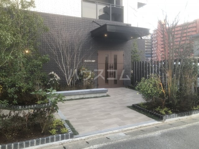 21/29 エントランス