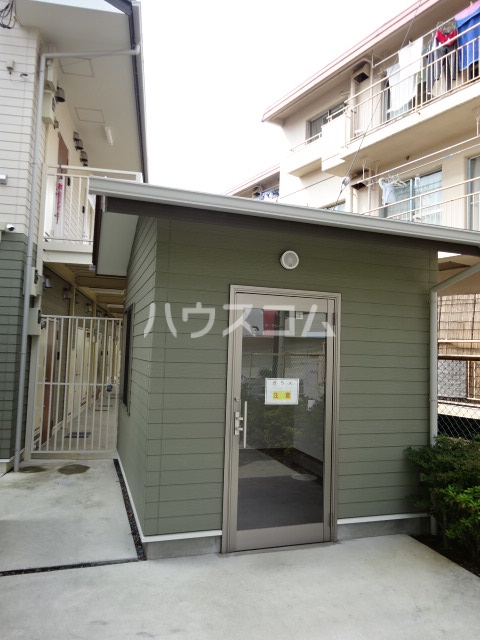 21/22 エントランス