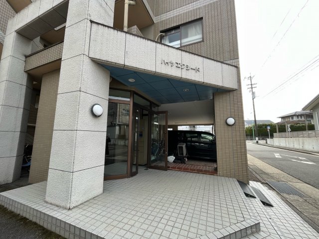 21/30 エントランス