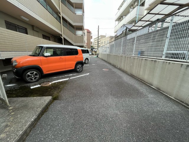22/30 駐車場
