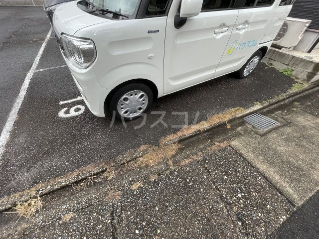 23/30 駐車場