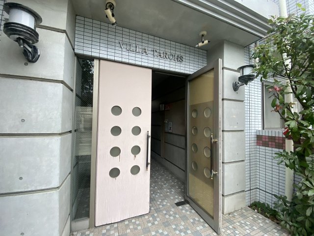 28/30 エントランス