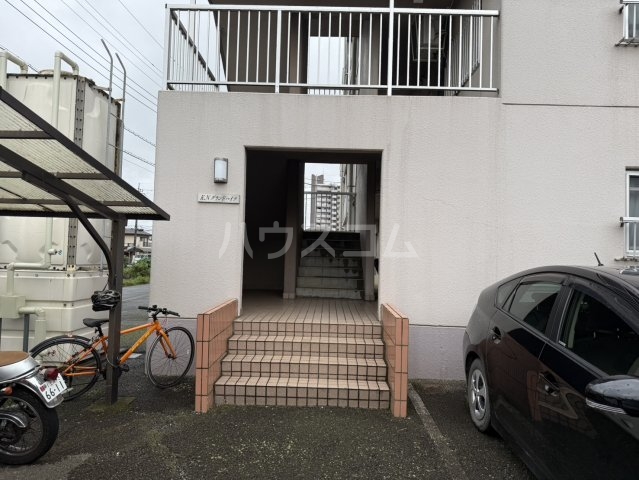 18/21 エントランス