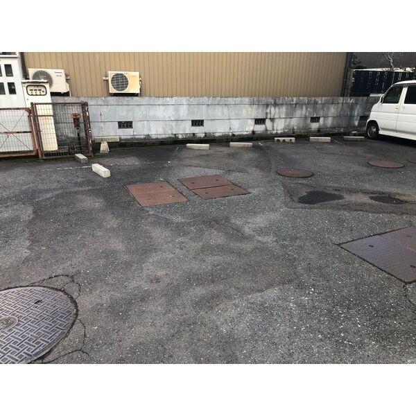 2/6 駐車場